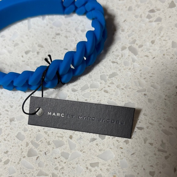 Marc by Marc Jacobs Vibrant Blue Twisted Silicone Bracelet NWT - Picture 4 of 4